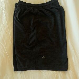 Lululemon Pace Breaker Short Black 7in inseam linerless size L